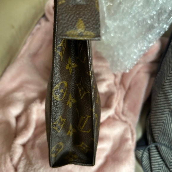 🦄 Louis Vuitton Poche Toilette NEW SAKS 5th AVENUE ERA - Picture 12 of 13